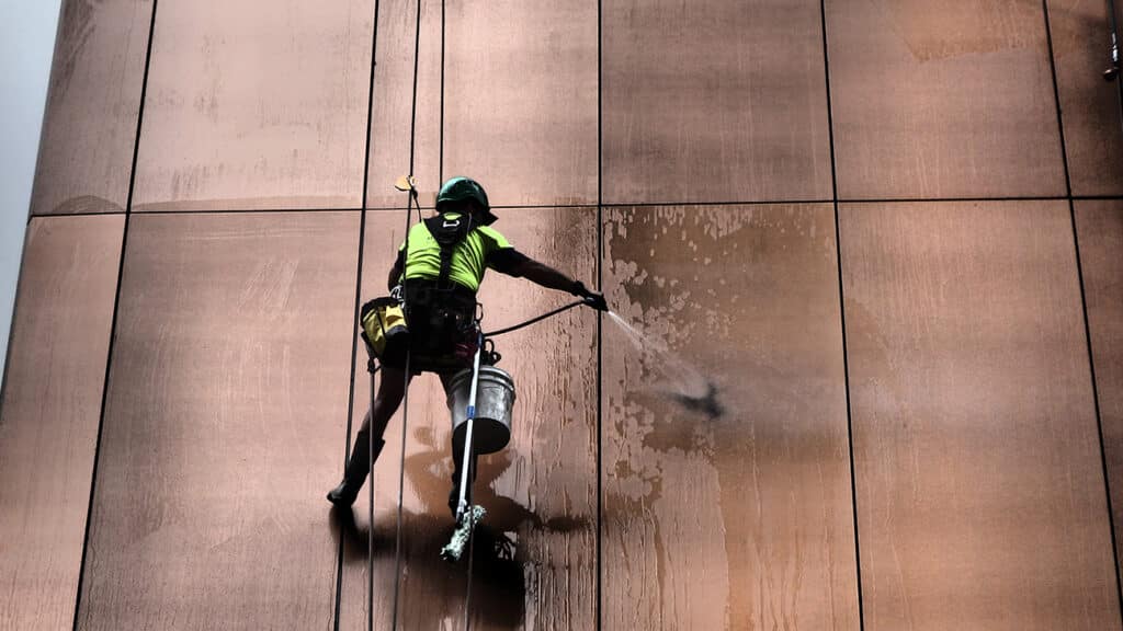 facade cleaning by HLPR